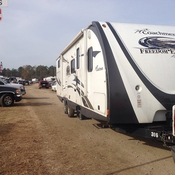 Auburn Hayfield Tailgating University