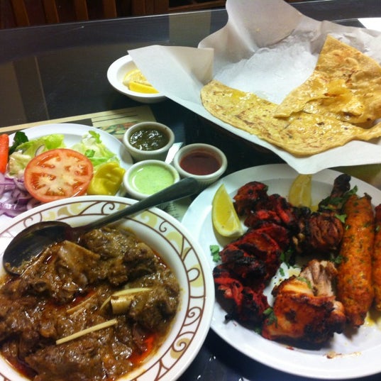 Foto scattata a Anmol Restaurant da Jigar P. il 1/8/2013