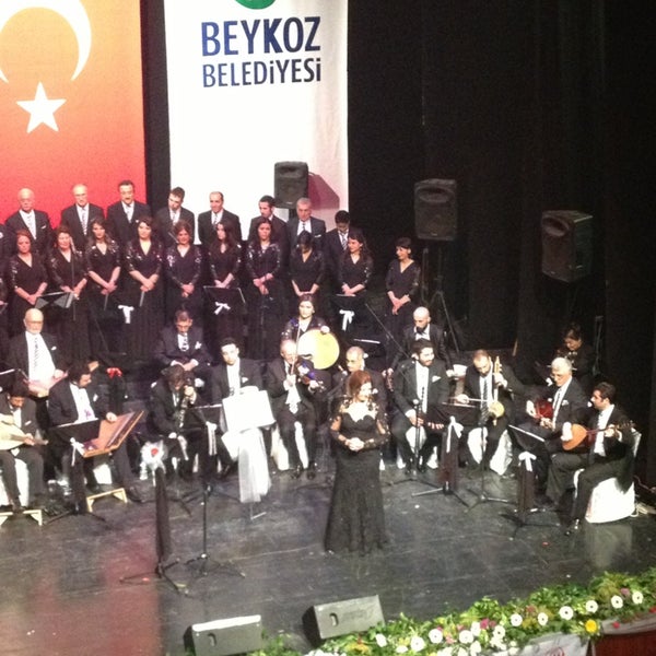 Ahmet Mithat Efendi Kültür Merkezi Feridun Karakaya Sahnesi Beykoz
