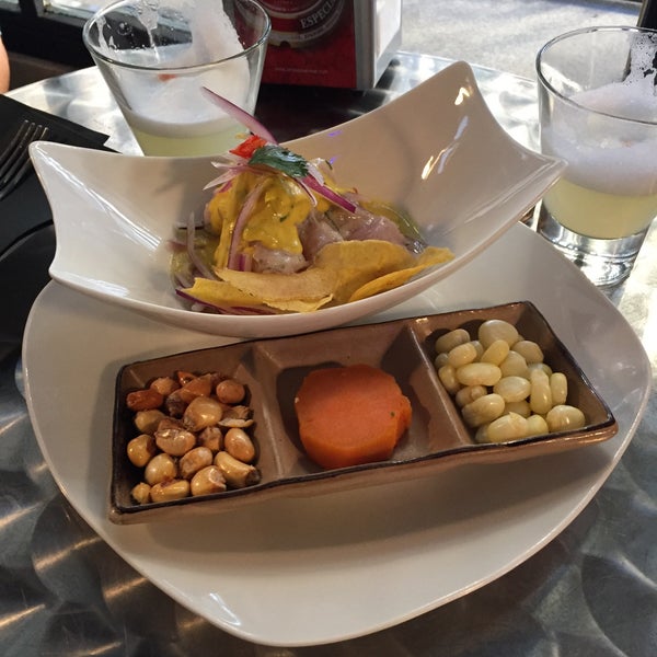 Impresionante Peruano en Madrid. Al lado de la estación de tren de Pirámides. Piscosour a 6€ y un ceviche de primera calidad