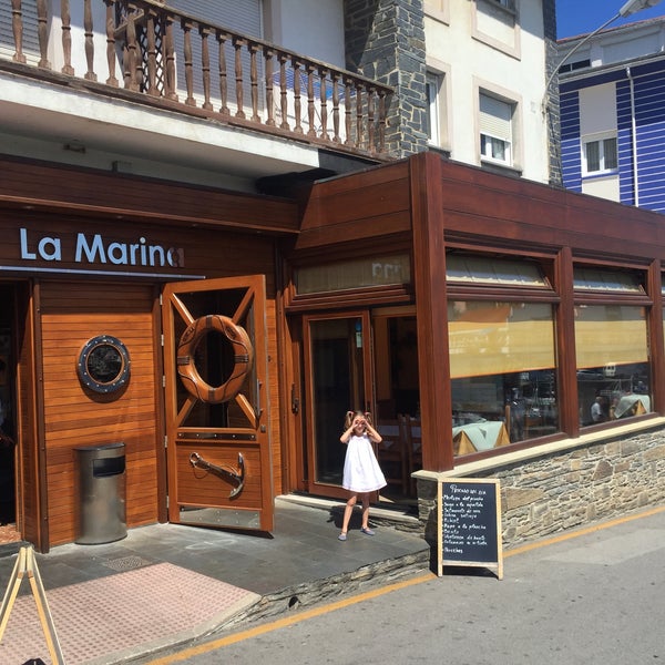 Снимок сделан в Restaurante La Marina Puerto De Vega пользователем Daniel M. 8/18/2016