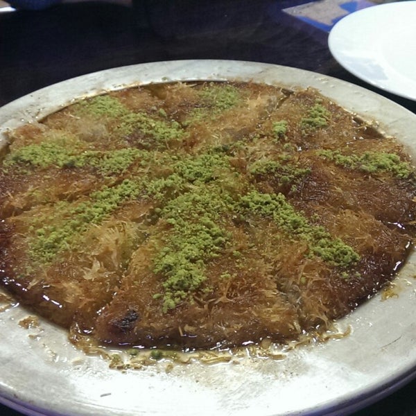 11/16/2013 tarihinde ZeYno H.ziyaretçi tarafından Mevlana Restaurant'de çekilen fotoğraf