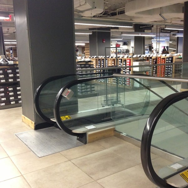 DSW Designer Shoe Warehouse Downtown Boston 10 tips from 2759 visitors