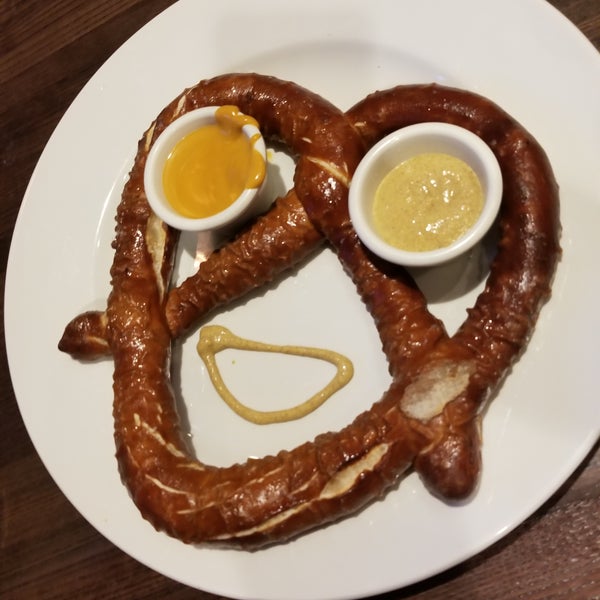 If you're snacking, check out the pretzel! It comes hot out of the oven. Good deals on bottomless brunch, but watch out because they're definitely strong. Great service