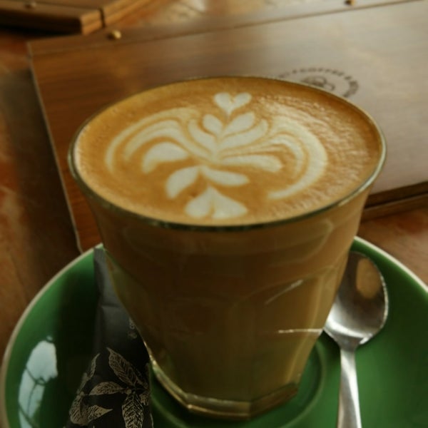 11/17/2018 tarihinde Tán Zhì Wëi 谭.ziyaretçi tarafından Coffee And Beyond'de çekilen fotoğraf