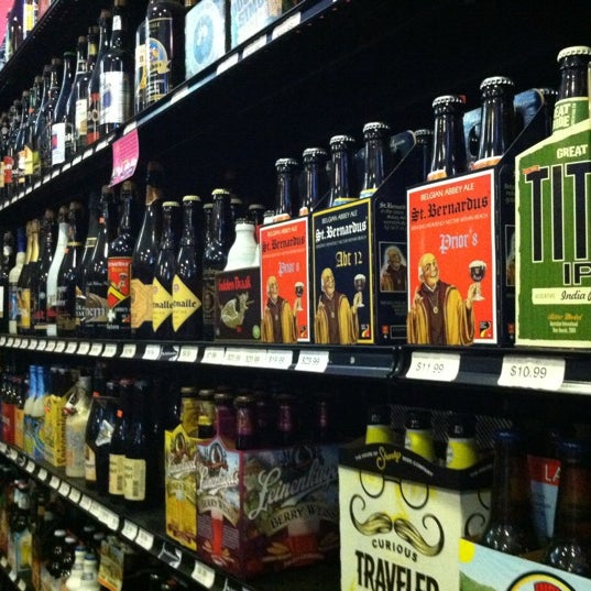 11/11/2012에 Julie W.님이 Tri-Boro Beverage &amp; Distribution Co에서 찍은 사진