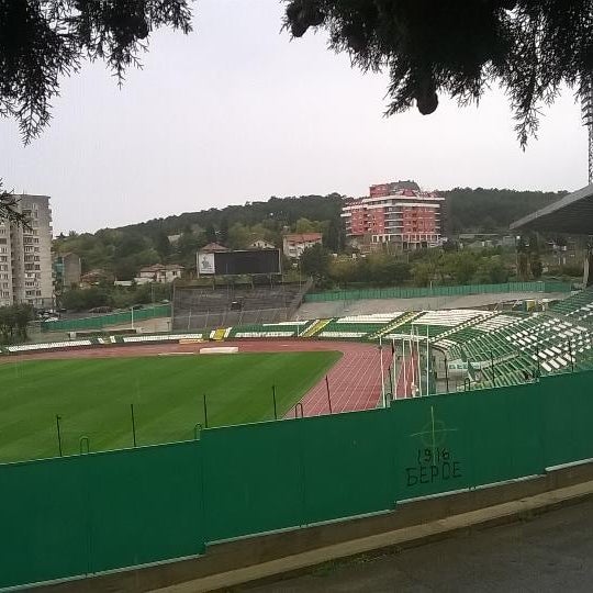 Foto tirada no(a) Стадион Берое (Beroe Stadium) por Nikolai N. em 9/26/2014