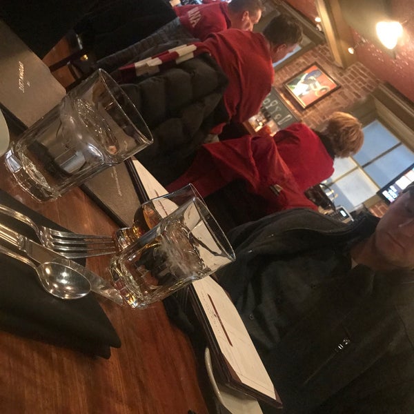 2/3/2018 tarihinde John K.ziyaretçi tarafından Uptown Cafe'de çekilen fotoğraf