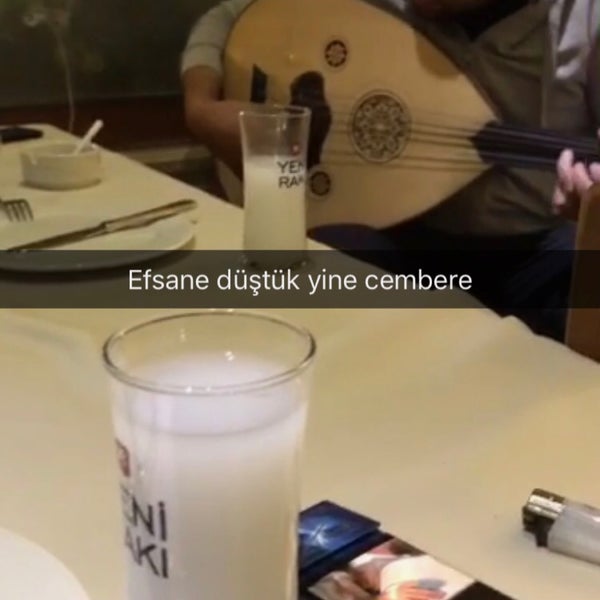 Снимок сделан в Antepli Et Restaurant Tatlı пользователем Eray A. 11/27/2016