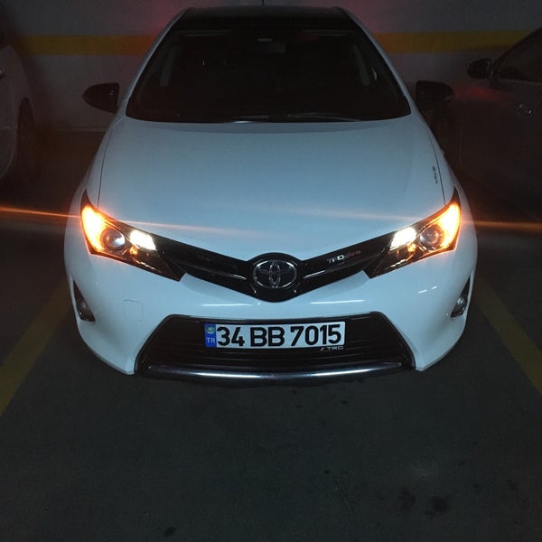 Das Foto wurde bei Toyota Türkiye von Cem G. am 6/27/2016 aufgenommen