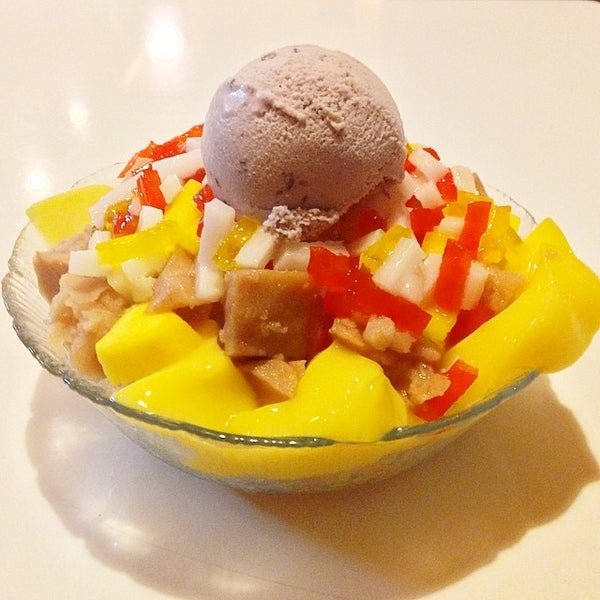 Photo taken at Just Sweet Dessert House by Way-Fan C. on 8/3/2014