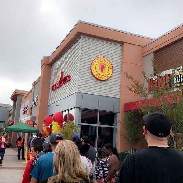 I went to this location for the grand opening this past weekend and there was a very long line. However, I have been to their other locations and definitely recommend the combo platter w/ xtra protein