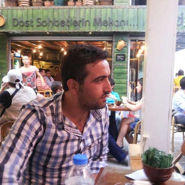 7/4/2013 tarihinde Kemal Y.ziyaretçi tarafından Kaldırım Fast Food'de çekilen fotoğraf