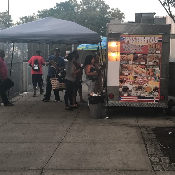 Das Foto wurde bei Bronx Terminal Market von Nicholas D. am 9/17/2017 aufgenommen