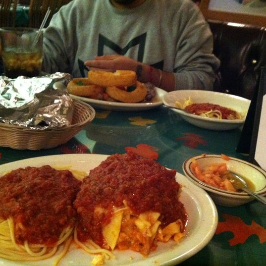 Das Foto wurde bei Salvatore Italian Restaurant von Martha S. am 11/10/2012 aufgenommen