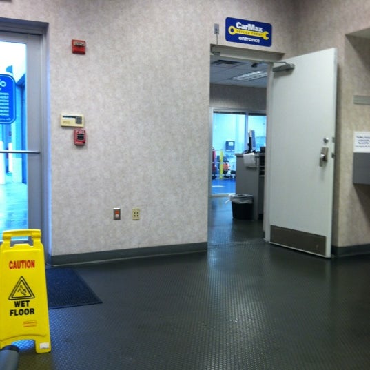 CarMax Car Dealership in Hoover