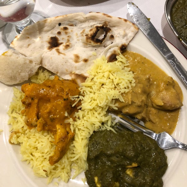 7/30/2018 tarihinde Laura W.ziyaretçi tarafından Darbar Indian Cuisine'de çekilen fotoğraf