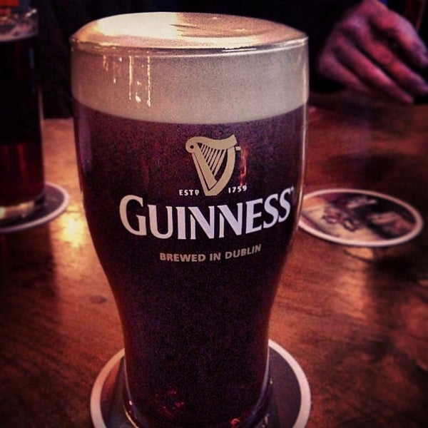 Снимок сделан в Brennan&#39;s Shebeen Irish Bar &amp; Grill пользователем Andrew T. 12/21/2012