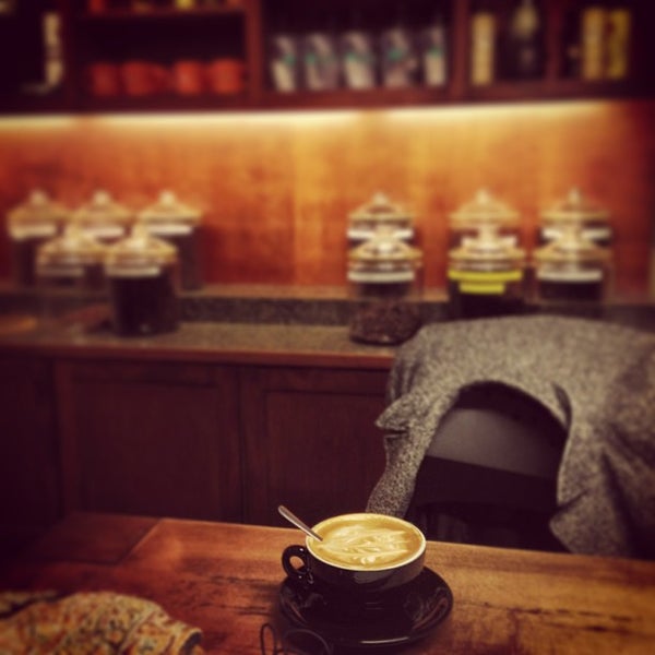 Foto tirada no(a) JP&#39;s Coffee &amp; Espresso Bar por Beth W. em 12/28/2012