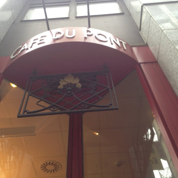 Снимок сделан в Café du Pont (Chez Adolpho &amp; Franky) пользователем guiiig 3/16/2013