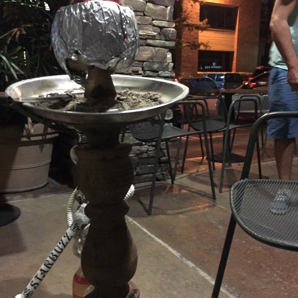 Photo taken at Momo&#39;s Grill Hookah by ‏ع on 8/8/2015