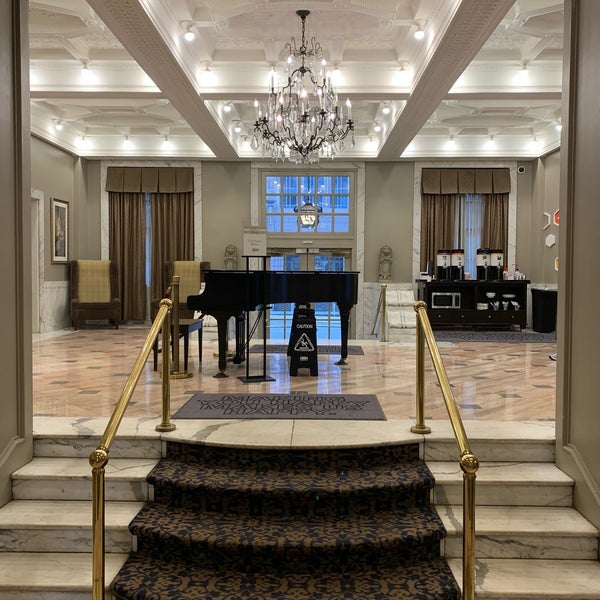 Foto diambil di Hampton Inn &amp; Suites oleh Gary S. pada 2/23/2019