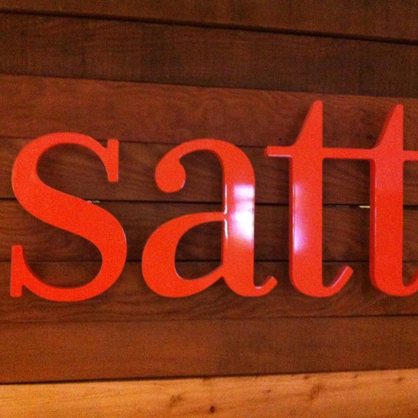 Foto scattata a Satt Restaurant da Ian S. il 1/21/2013