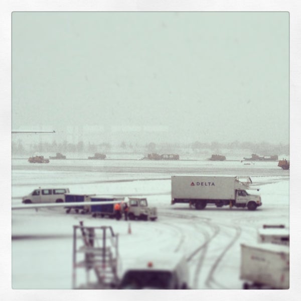 4/11/2013 tarihinde Christopher C.ziyaretçi tarafından Minneapolis–Saint Paul International Airport (MSP)'de çekilen fotoğraf