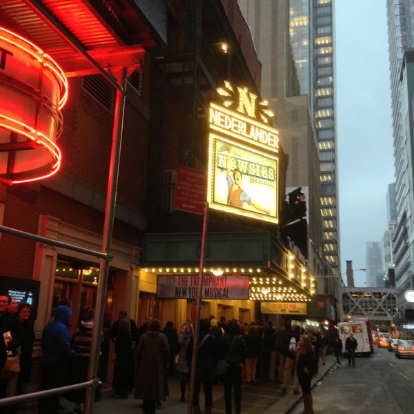 4/12/2013 tarihinde Leah W.ziyaretçi tarafından Nederlander Theatre'de çekilen fotoğraf