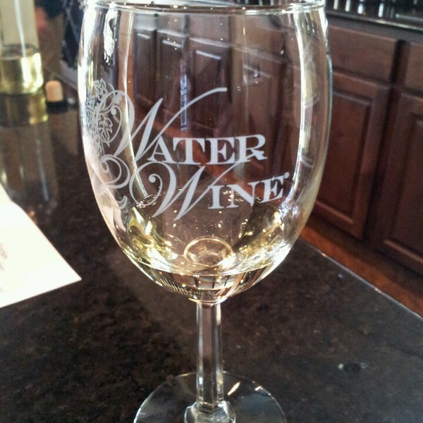 Photo taken at Water 2 Wine Custom Winery by Alachia Q. on 6/28/2013