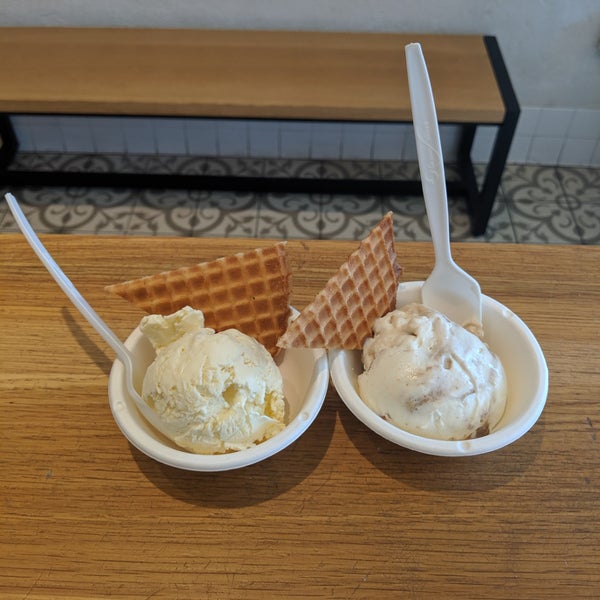 Das Foto wurde bei Jeni&#39;s Splendid Ice Creams von Tiffany T. am 6/23/2019 aufgenommen