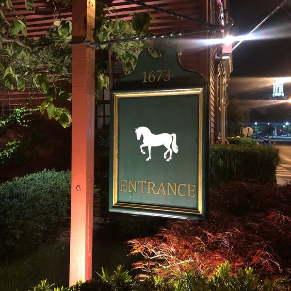 Foto tomada en The White Horse Tavern  por Oscar C. el 7/5/2019