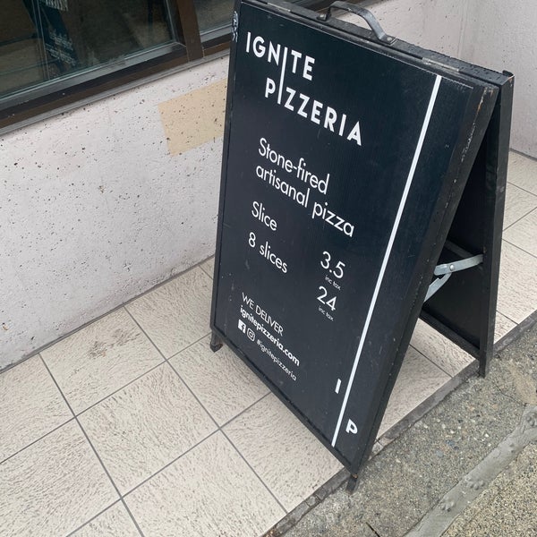 Foto diambil di Ignite Pizzeria oleh Krista&#39;s P. pada 6/6/2021