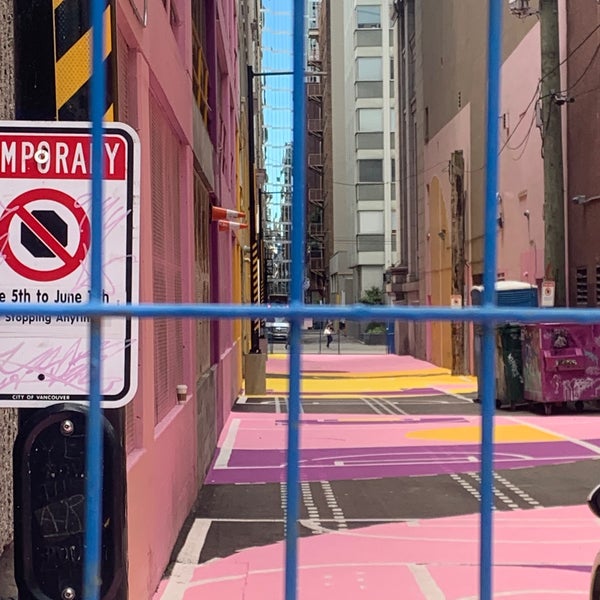 Pink Alley - Street Art in Vancouver