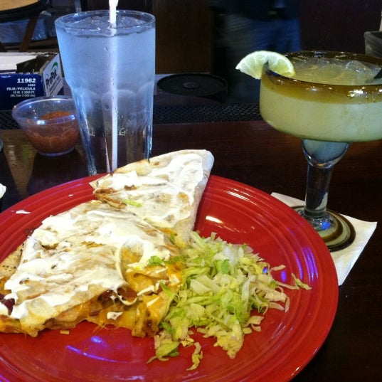 Photo taken at Nacho Mama&#39;s Mexican Grill by Jimmie D. on 10/20/2012
