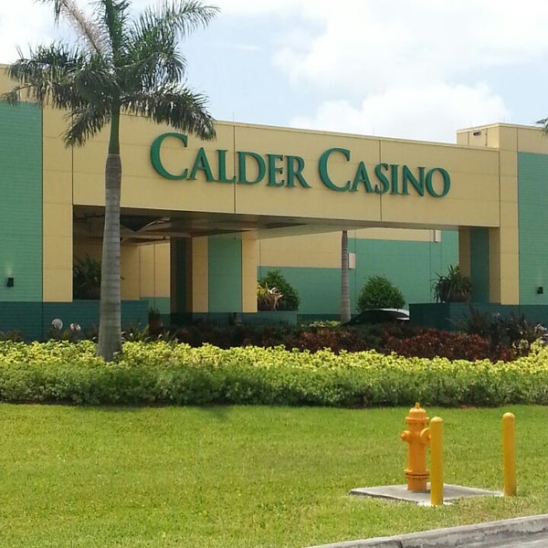 Foto tomada en Calder Casino  por Sara F. el 6/23/2013