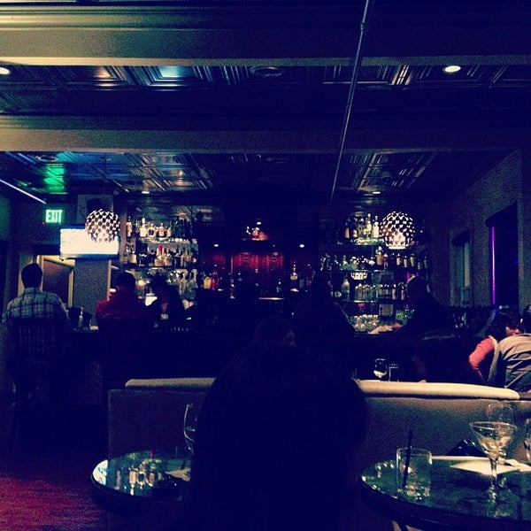 Foto tirada no(a) The Tin Lizzie Lounge por Erin B. em 11/8/2012