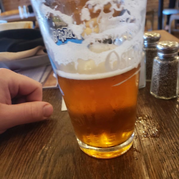 Photo taken at Oskar Blues Grill and Brew by Ryan N. on 8/9/2018