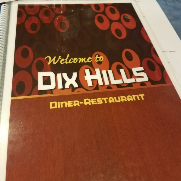 Foto scattata a Dix Hills Diner da Daniel C. il 3/2/2018