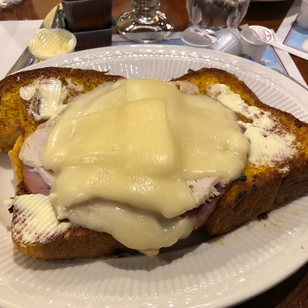 Greenvale Townhouse Diner in Greenvale