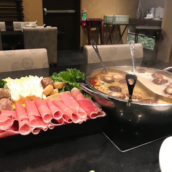 Photo taken at Happy Lamb Hot Pot, Cupertino 快乐小羊 by Elvis K. on 5/17/2017