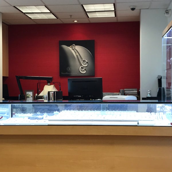 San Francisco Diamond Exchange Jewelry Store in Showplace Square