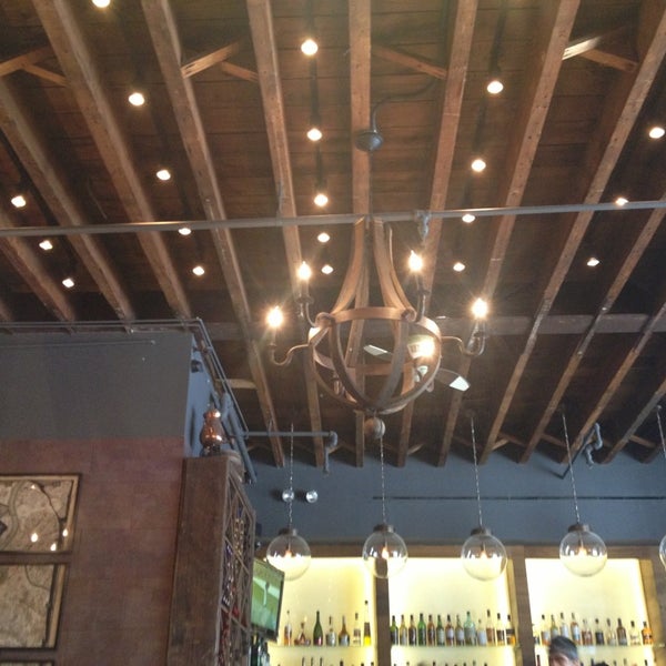 3/9/2013에 Shazzra A.님이 Aged Restaurant and Bar에서 찍은 사진