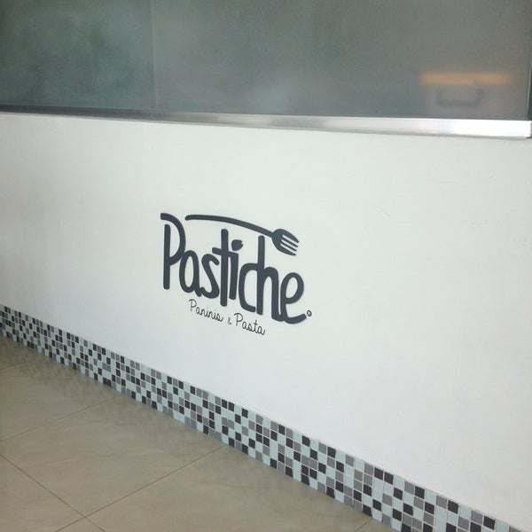 Photo taken at Pastiche Restaurante by Jorge K. on 5/3/2013