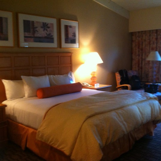 รูปภาพถ่ายที่ Hilton Scottsdale Resort &amp; Villas โดย Renée V. เมื่อ 11/17/2012