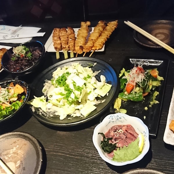 Das Foto wurde bei Torihei Yakitori Robata Dining von よし や. am 11/8/2019 aufgenommen