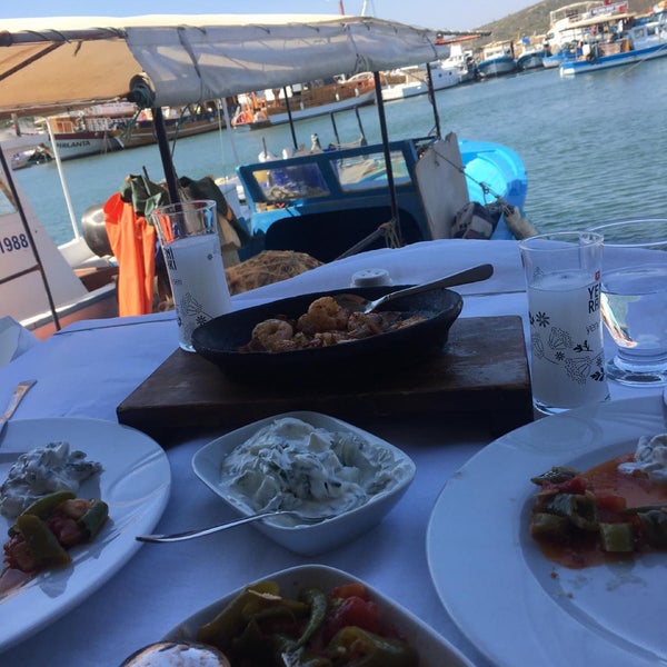 9/15/2019에 İsmail O.님이 Burç Restaurant에서 찍은 사진