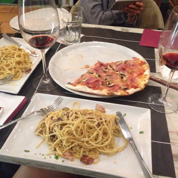 Photo taken at Casanova Ristorante Pizzeria by Yuliia H. on 8/20/2015