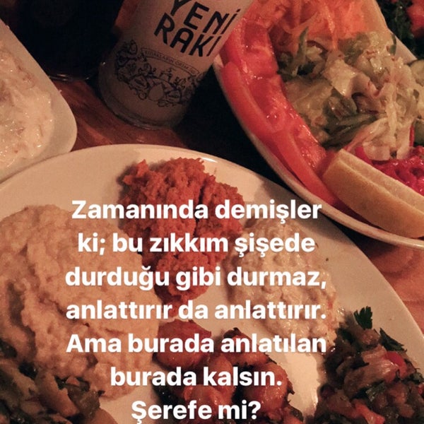 11/18/2017 tarihinde Kumsal A.ziyaretçi tarafından 1C1K BİSTRO RESTORAN'de çekilen fotoğraf