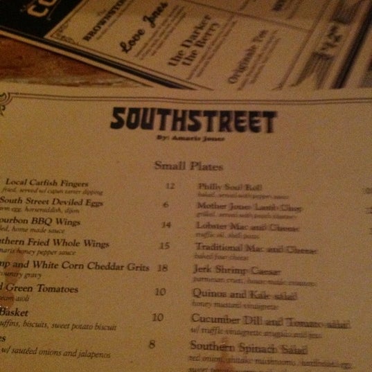 Photo taken at Southstreet Restaurant &amp; Bar by Maya S. on 10/25/2012